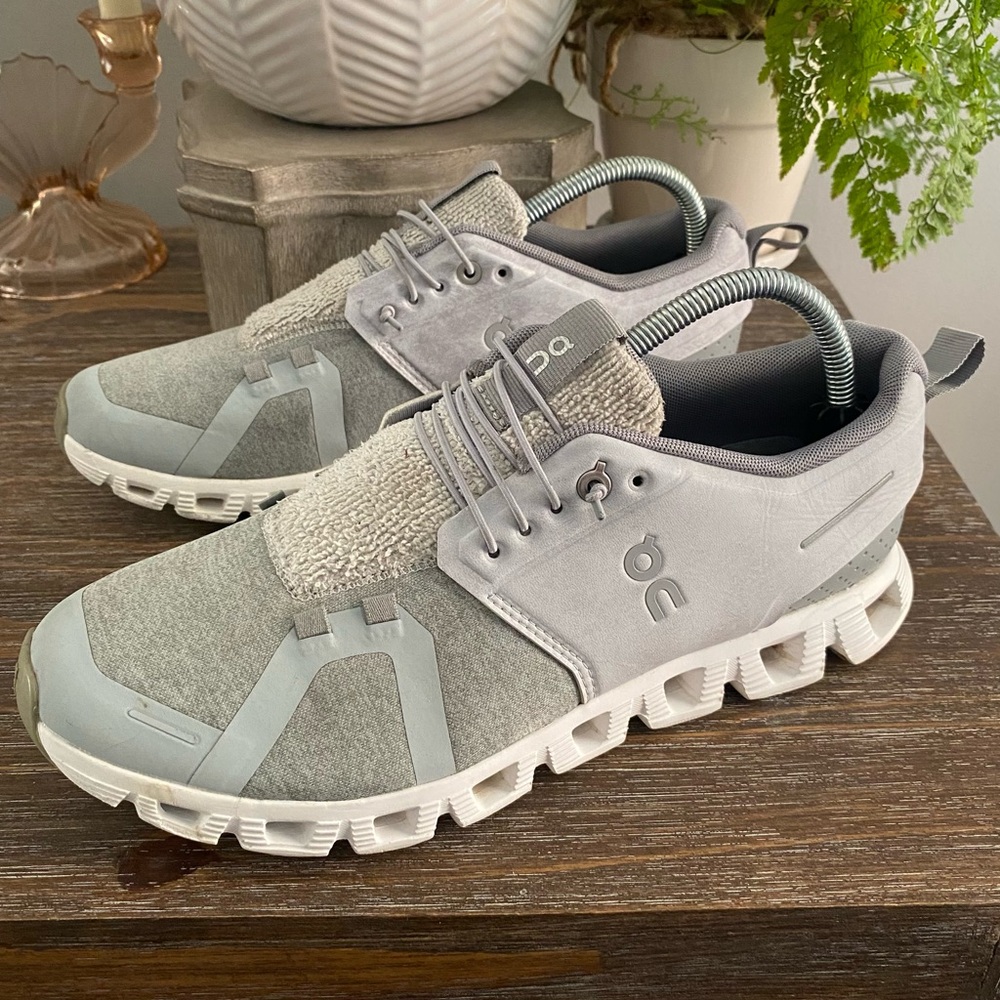 On Cloud 5 Terry Running Athletic Sneakers Shoes Bungee Womens 8.5 Gray White